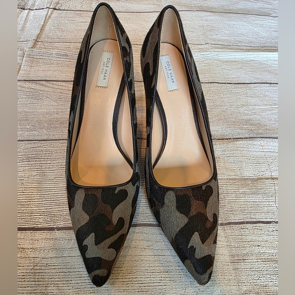 Cole Haan Size 8 Bradshaw Grey Camo Point Toe Heels Dyed Calf Hair Brazil Origin - Picture 3 of 11